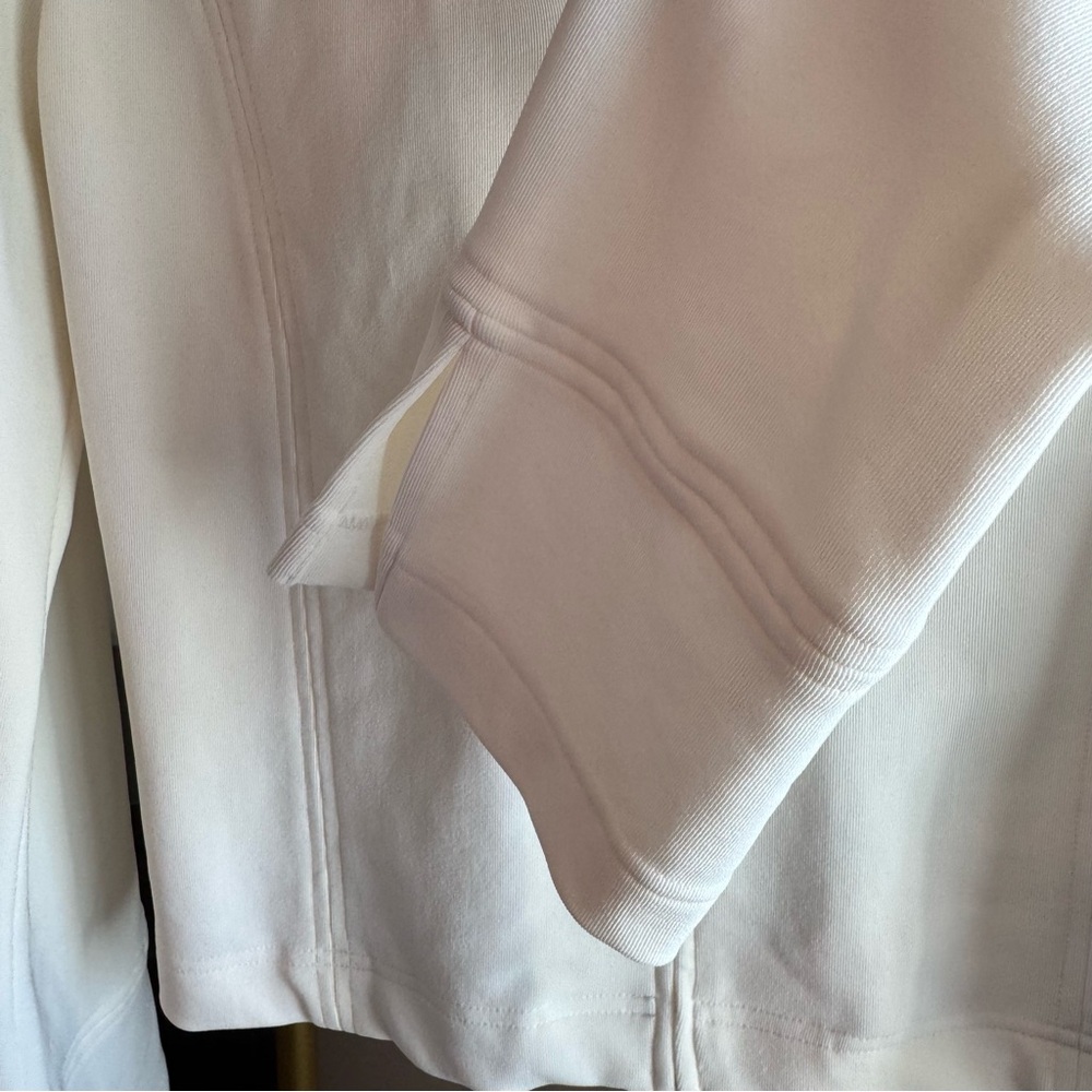 Boston Proper Sporty Zip Front Creamy White Knit Jacket w/Vented Sleeve - Small - Picture 8 of 17